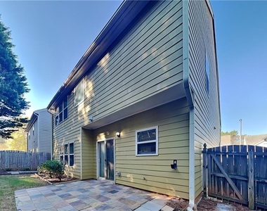 402 Belmont Way - Photo Thumbnail 14
