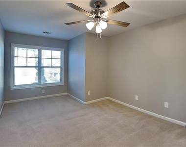 402 Belmont Way - Photo Thumbnail 10