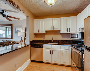 111 W Maple Street - Photo Thumbnail 4