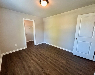 321 Nutwood Trace - Photo Thumbnail 9
