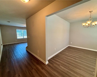 321 Nutwood Trace - Photo Thumbnail 1