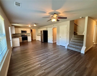 321 Nutwood Trace - Photo Thumbnail 5
