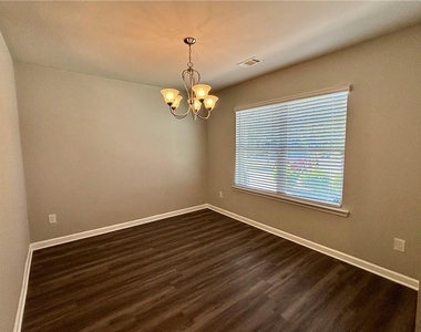 321 Nutwood Trace - Photo Thumbnail 2