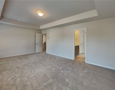 353 Bloomfield Circle - Photo Thumbnail 7
