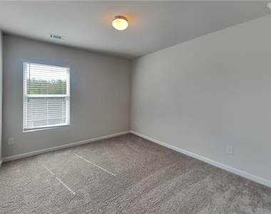 353 Bloomfield Circle - Photo Thumbnail 14