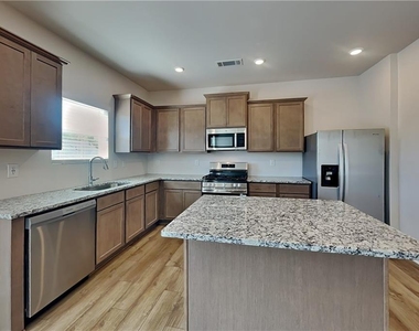 353 Bloomfield Circle - Photo Thumbnail 3