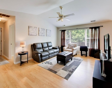 1107 Canterbury Court - Photo Thumbnail 2