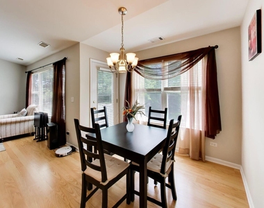 1107 Canterbury Court - Photo Thumbnail 6