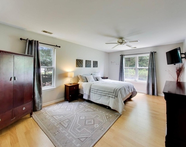 1107 Canterbury Court - Photo Thumbnail 11