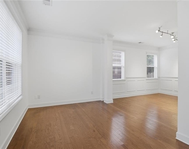 4875 Shiloh Crossing Way - Photo Thumbnail 3