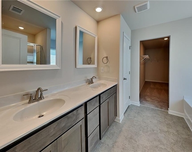 197 Bloomfield Circle - Photo Thumbnail 8