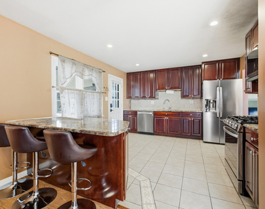 228 Dover Drive - Photo Thumbnail 13