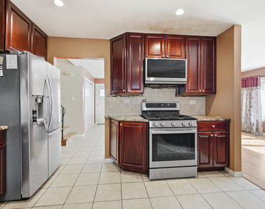 228 Dover Drive - Photo Thumbnail 15