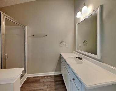 1385 Brisbane Drive - Photo Thumbnail 10