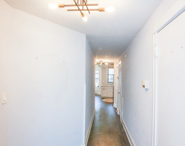 907 W Sheridan Road - Photo Thumbnail 13