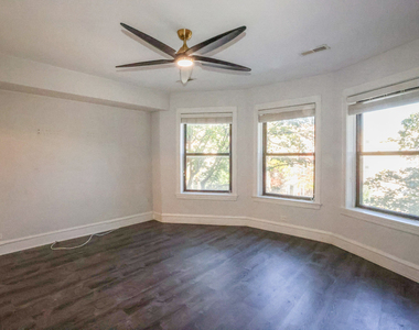 907 W Sheridan Road - Photo Thumbnail 7