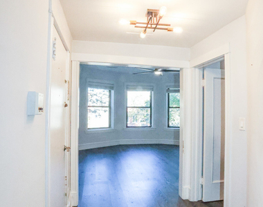 907 W Sheridan Road - Photo Thumbnail 14