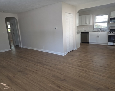 205 Caddy Avenue - Photo Thumbnail 3