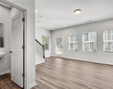191 Jameson Drive - Photo Thumbnail 2