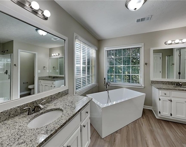 750 Winnbrook Drive - Photo Thumbnail 11