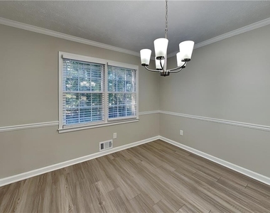 750 Winnbrook Drive - Photo Thumbnail 7