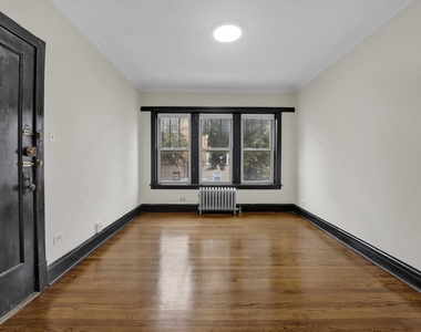 4744 W Roscoe Street - Photo Thumbnail 2