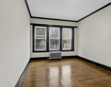 4744 W Roscoe Street - Photo Thumbnail 9