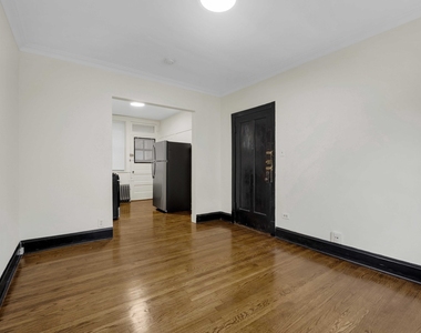 4744 W Roscoe Street - Photo Thumbnail 3