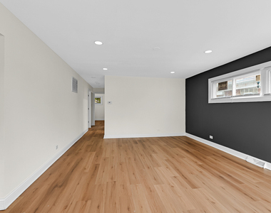 14905 Edbrooke Avenue - Photo Thumbnail 4