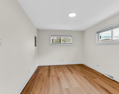 14905 Edbrooke Avenue - Photo Thumbnail 11