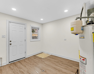 14905 Edbrooke Avenue - Photo Thumbnail 17