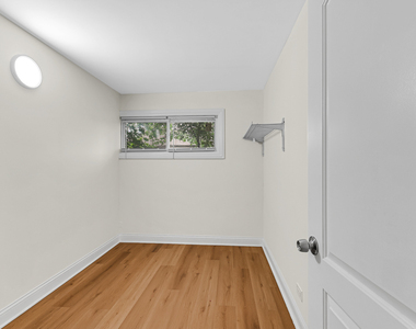14905 Edbrooke Avenue - Photo Thumbnail 12