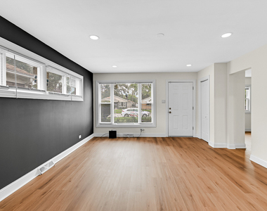 14905 Edbrooke Avenue - Photo Thumbnail 2