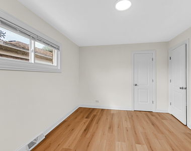 14905 Edbrooke Avenue - Photo Thumbnail 9