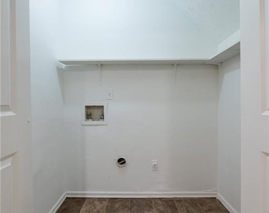 6624 Ramsgate Way - Photo Thumbnail 10