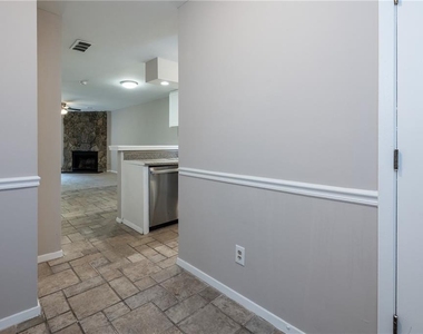 6624 Ramsgate Way - Photo Thumbnail 9