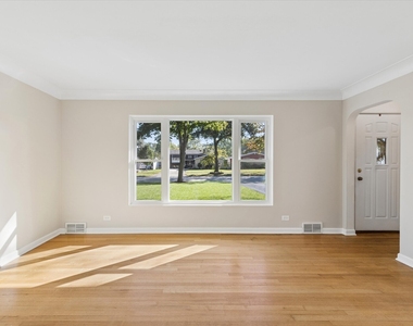 1024 S Summit Avenue - Photo Thumbnail 4