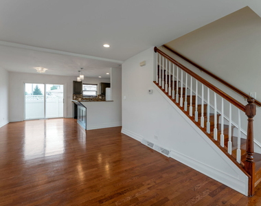 8001 Thomas Street - Photo Thumbnail 2