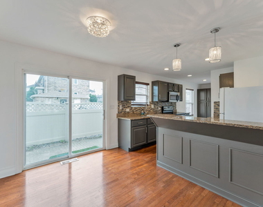 8001 Thomas Street - Photo Thumbnail 3