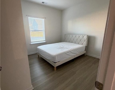 590 Summerfield Lane Nw - Photo Thumbnail 8
