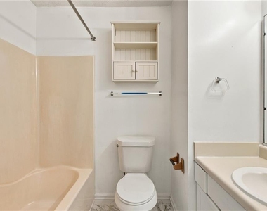 6148 Keswick Row - Photo Thumbnail 15