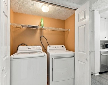 6148 Keswick Row - Photo Thumbnail 10