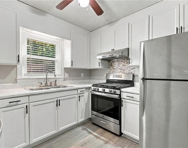 6148 Keswick Row - Photo Thumbnail 9