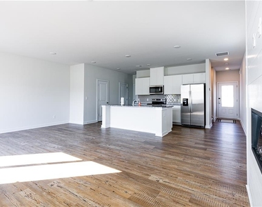 104 Toter Trace - Photo Thumbnail 12