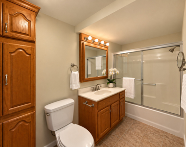 680 W Kathleen Drive W - Photo Thumbnail 4