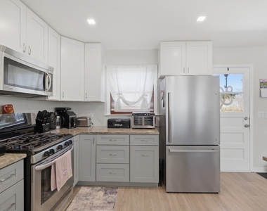 1506 W Palm Drive - Photo Thumbnail 15
