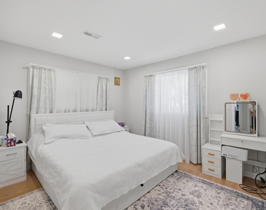 1506 W Palm Drive - Photo Thumbnail 18