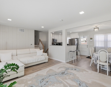 1506 W Palm Drive - Photo Thumbnail 8