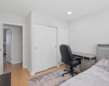 1506 W Palm Drive - Photo Thumbnail 16