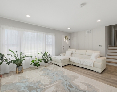 1506 W Palm Drive - Photo Thumbnail 10